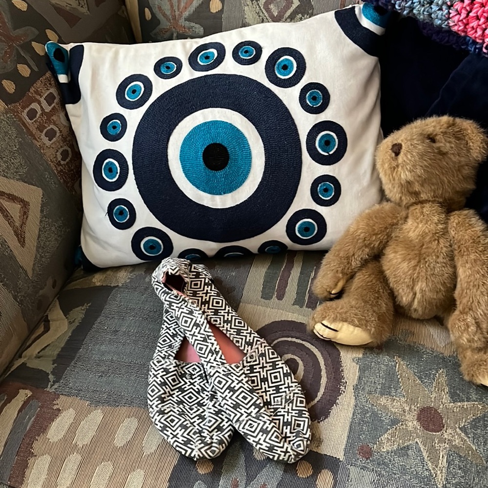 Slip on shoes Aztec pattern Size 7.5